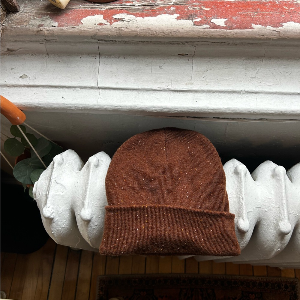 aritzia TNA brown beanie